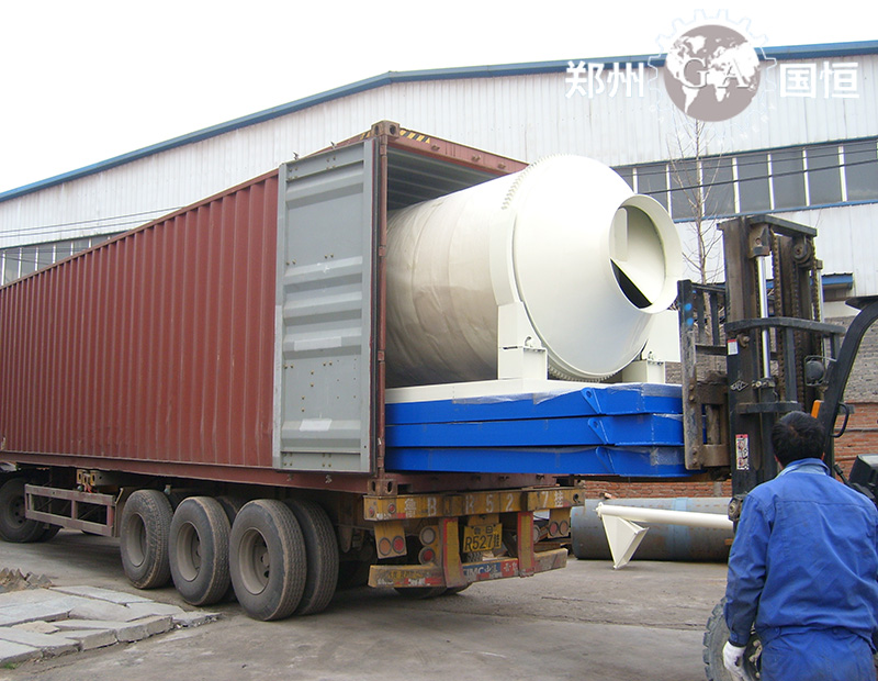 滾筒式?；⒅楸厣皾{混合機(jī)發(fā)貨現(xiàn)場